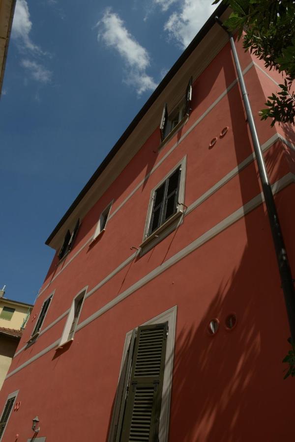 Rivaro Palace
