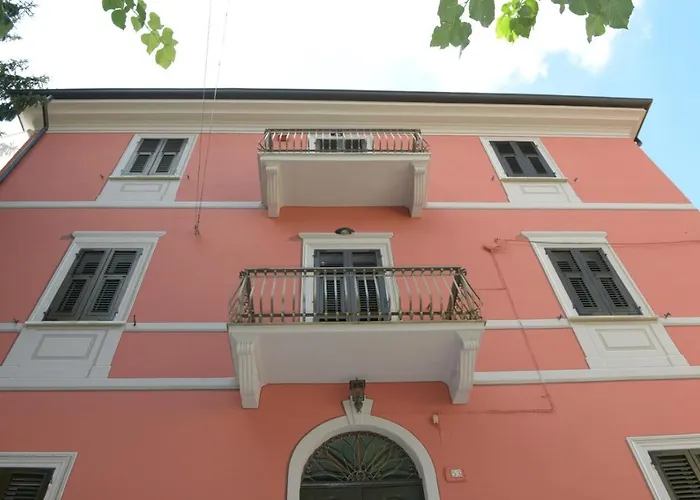 Rivaro Palace